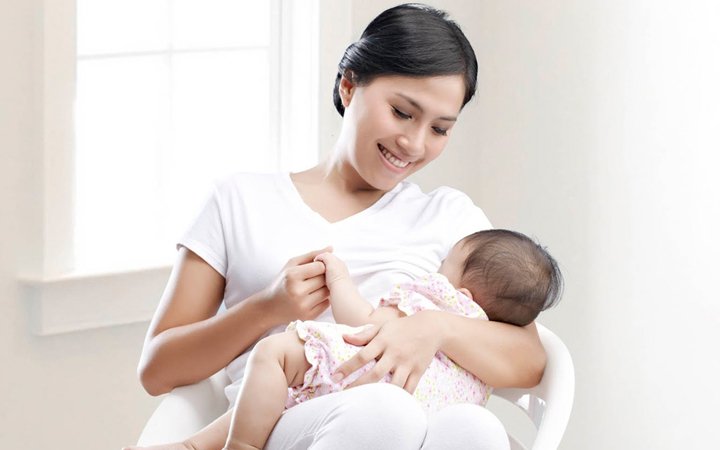 dùng hồng sâm fine plus giúp lợi sữa, tránh tình trạng thiếu sữa sau sinh